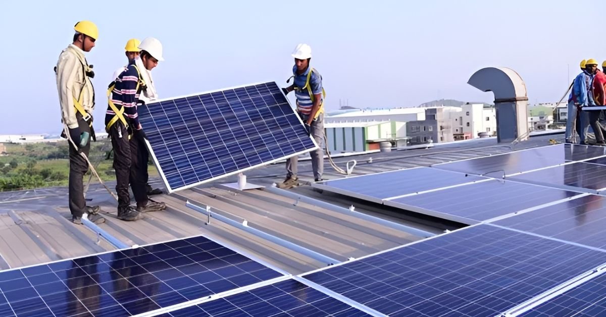 How Sun Coast Roofing & Solar Integrates Roof Repair and Solar Solutions for Optimal Energy Efficiency